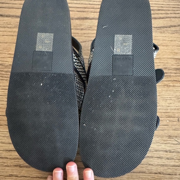 Dolce Vita Shelli Wedge sandals Black & White raffia w/gold accent-size 9.5 - Picture 6 of 7